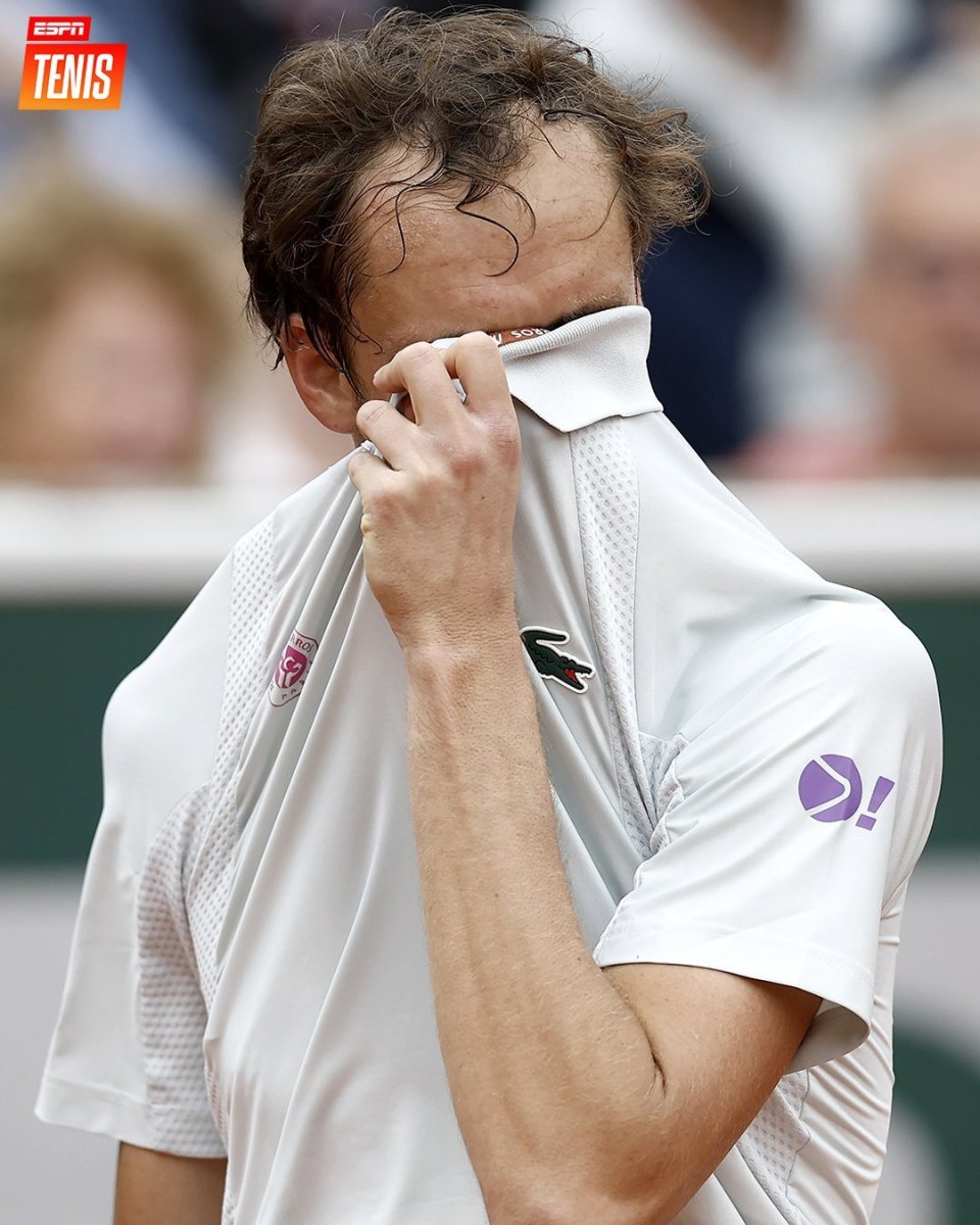 开云APP-包含澳网逆转温网，梅德韦杰夫状态火热的词条