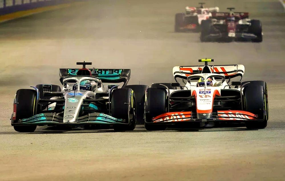 哈斯车队力克梅赛德斯，汉密尔顿扛起全队