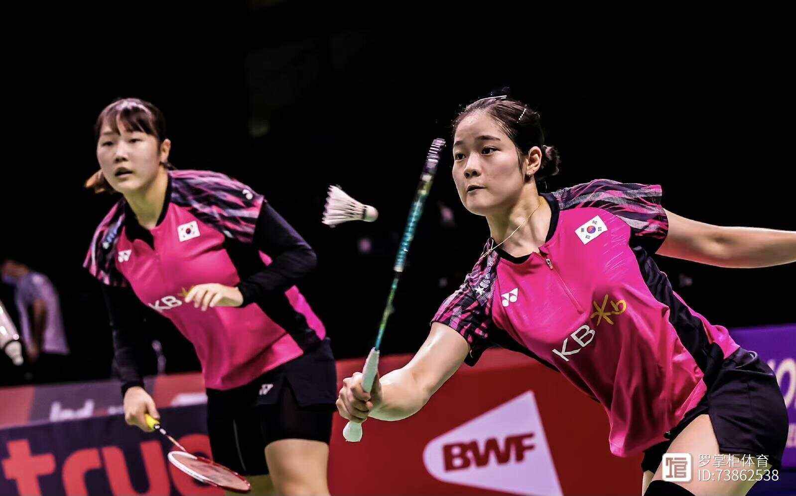 韩国队完胜印尼队,黄鸭组合扛起全队 韩国队完胜印尼队,黄鸭组合扛起全队