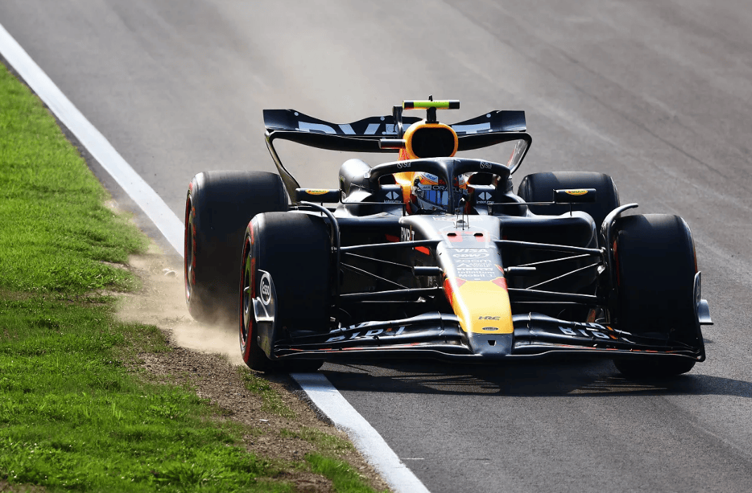 阿斯顿马丁逆转红牛车队，佩雷兹关键制胜