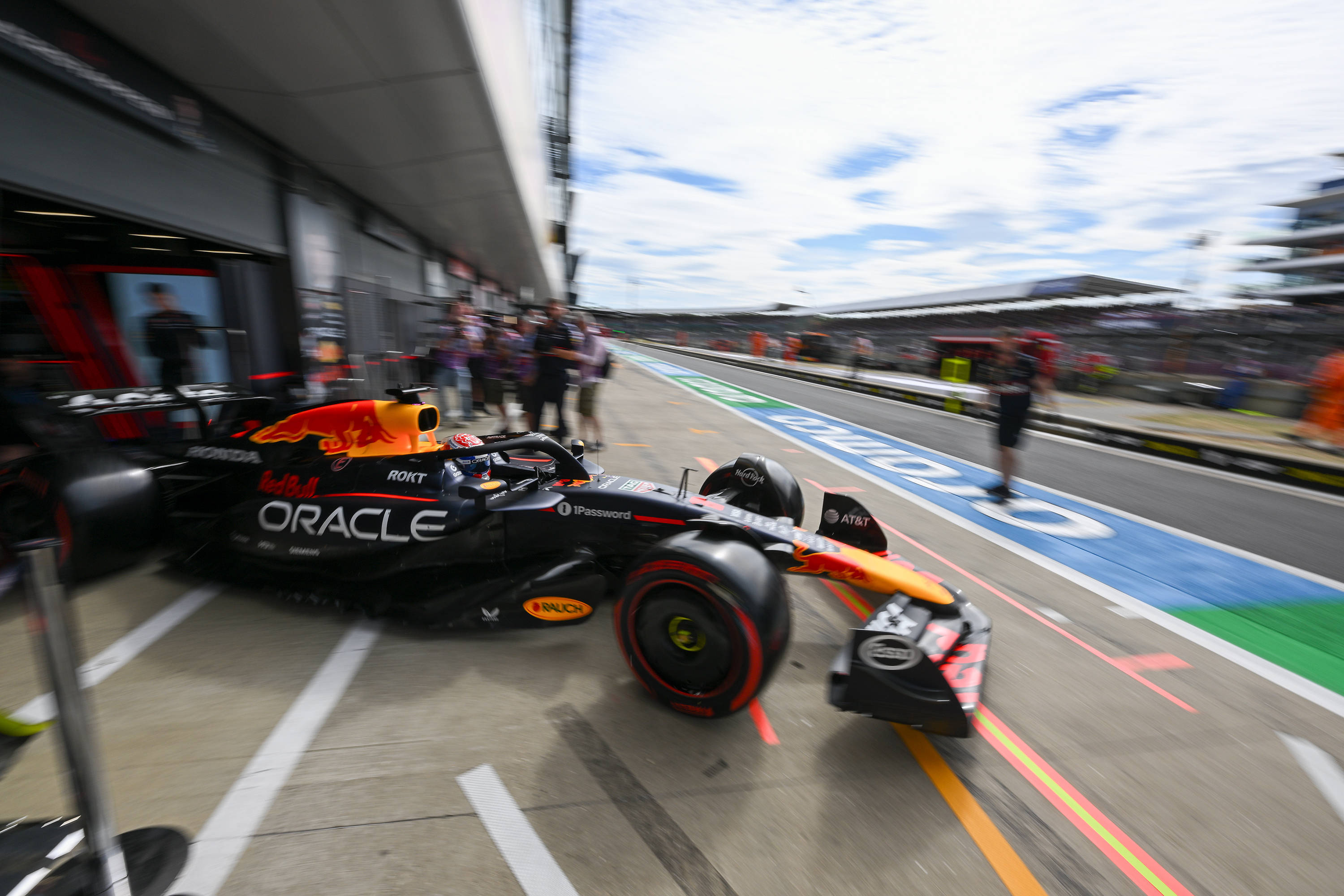 开云体育入口-法拉利碾压哈斯车队，诺里斯统治全场