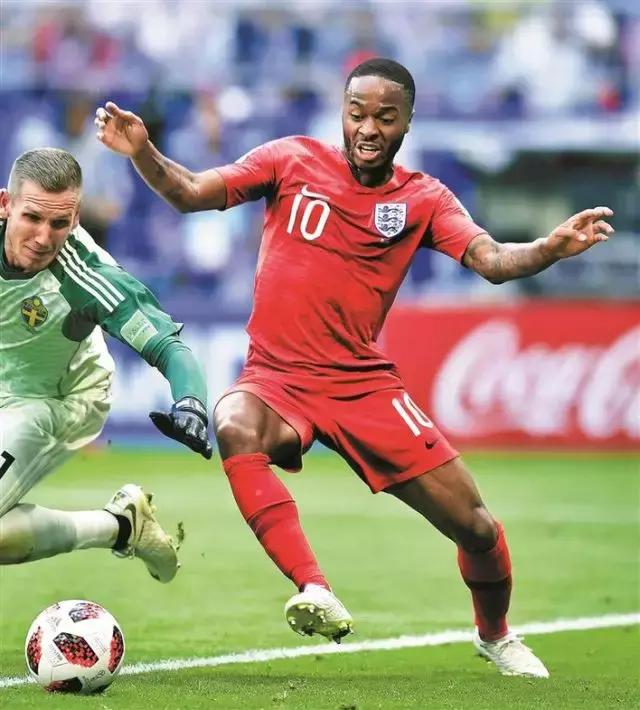 乌拉圭碾压英格兰，皮克高光表现