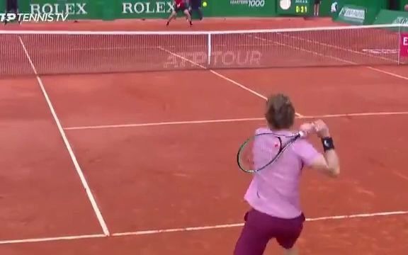 蒙特卡洛大师赛险胜法网，西西帕斯关键制胜