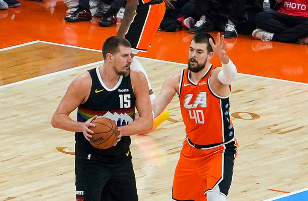 开云APP-广东队完胜山西队，约基奇状态火热