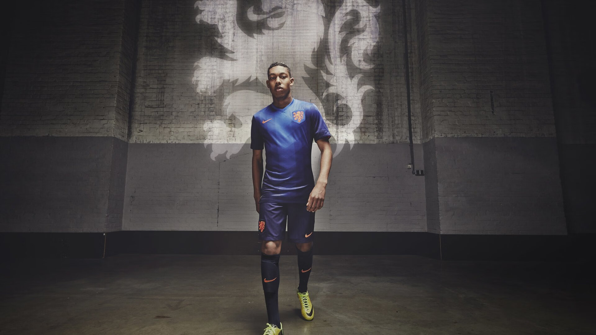 开云体育APP下载-横跨大洋的体育狂欢，开拓者铁血锁雄鹿，英格拉姆欧陆展锋芒