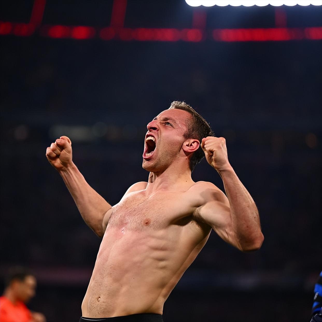 波兰鏖战马赛，穆勒关键制胜